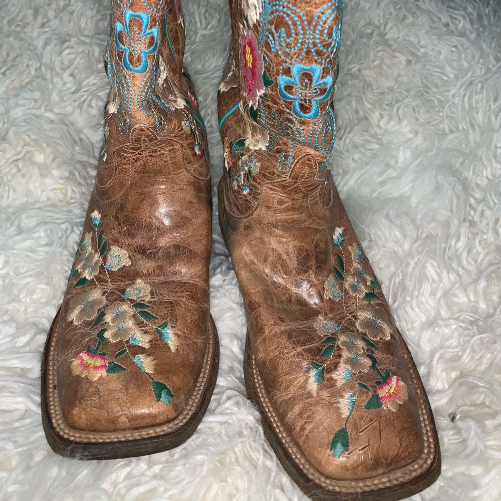 Macie Bean women’s boots size 8.5